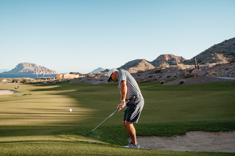 Golfer playing at TPC Danzante Bay